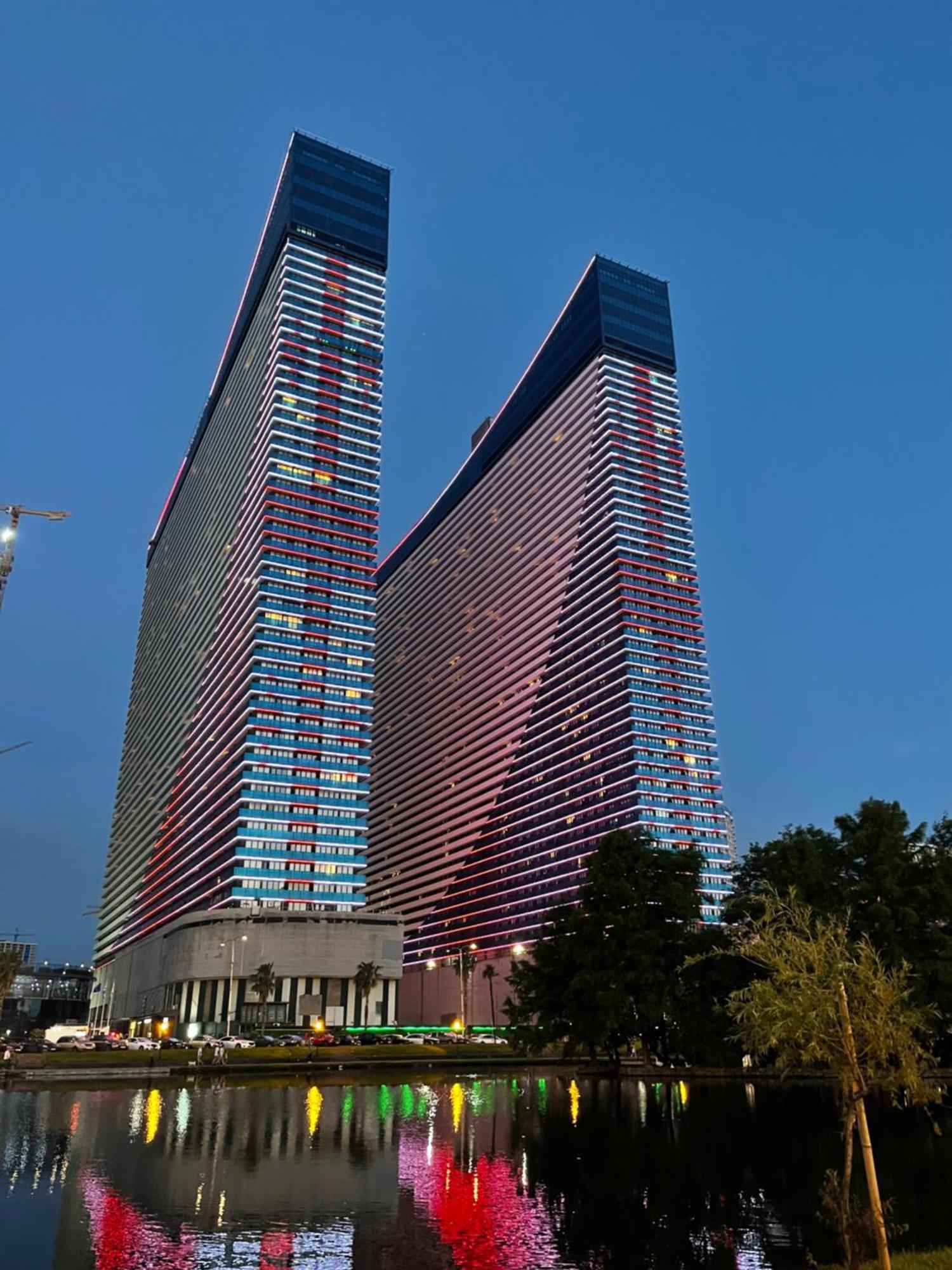 Orbi City Panorama Towers Hotel Batumi Exterior foto